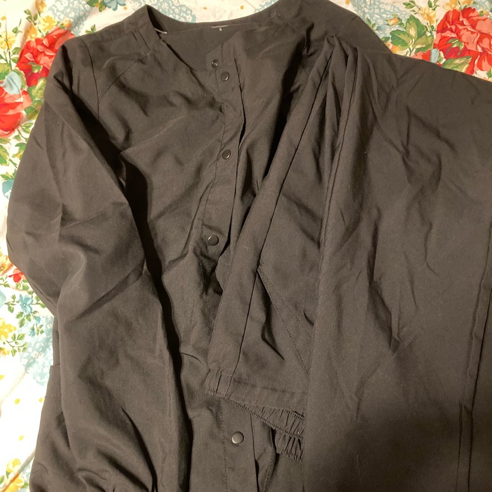 Wonderwink scrub jacket and pants. Small tall.